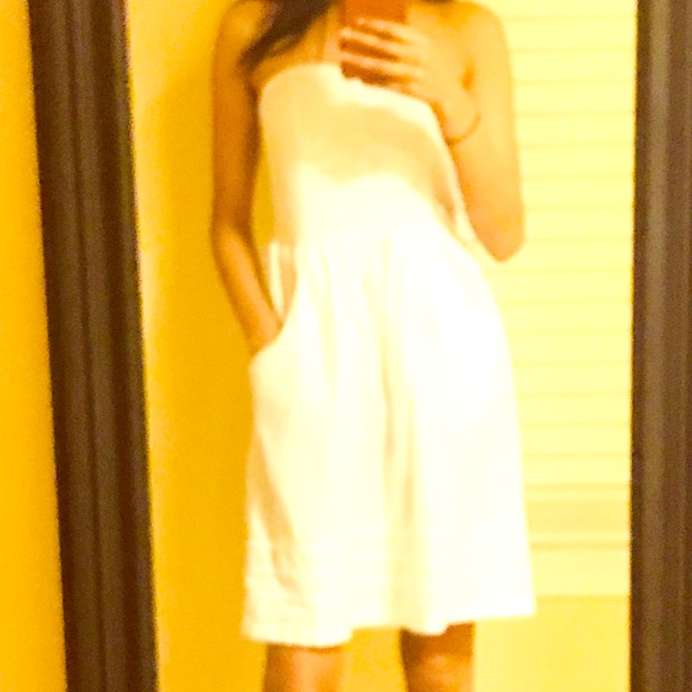 Strapless pure white dress w/ pockets